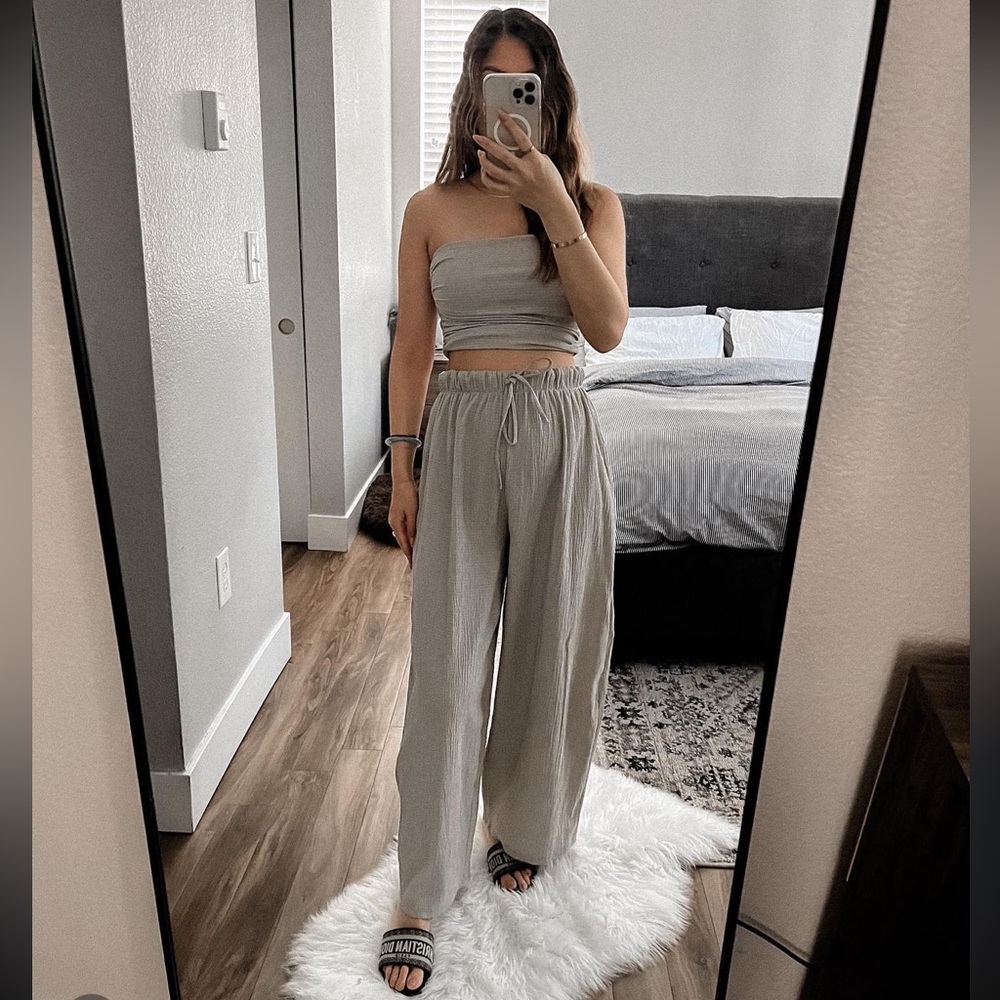 Zara Voluminous Textured Pant